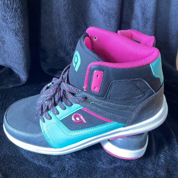 🌺 Shoes 👟 - Picture 3 of 3